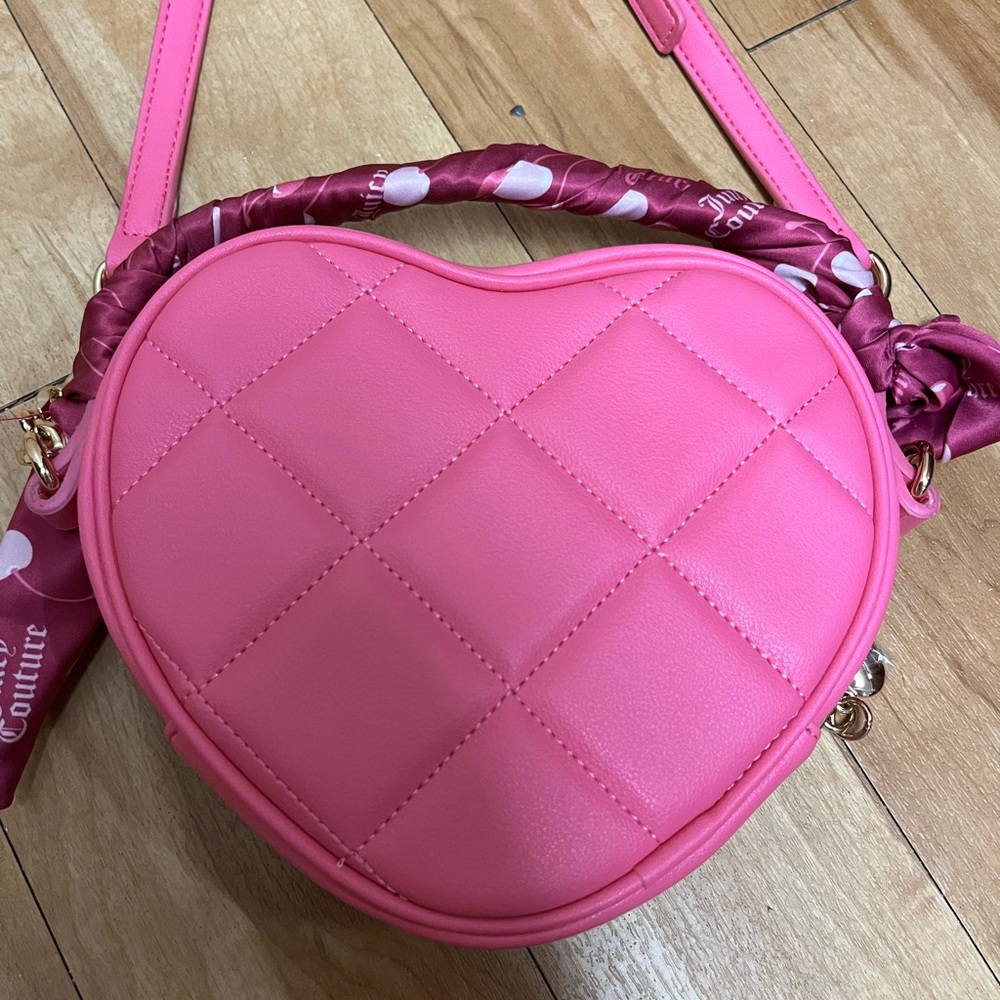 Juicy Couture Pink Quilted Heart Bag NWOT - Picture 4 of 10